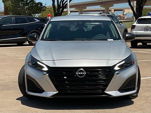 Used 2024 Nissan Altima 2.5 S FWD image 2