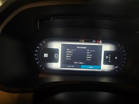 Certified 2025 Volvo V90 B6 Cross Country Plus AWD/4WD image 19