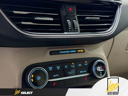 Used 2020 Ford Escape SE FWD image 17