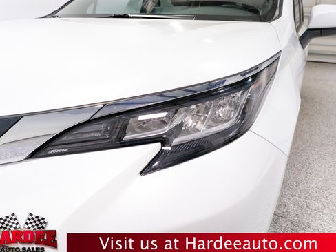 Used 2023 Toyota Sienna XLE FWD image 8