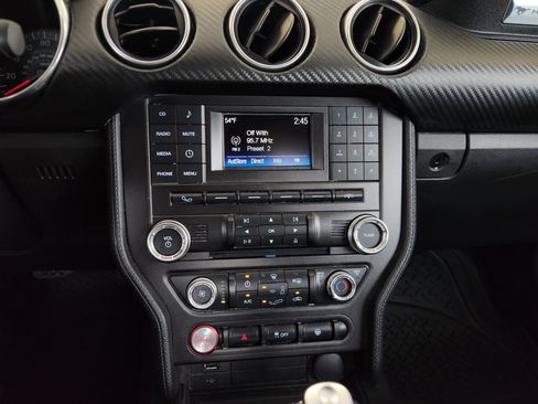 Used 2018 Ford Mustang Coupe RWD image 8