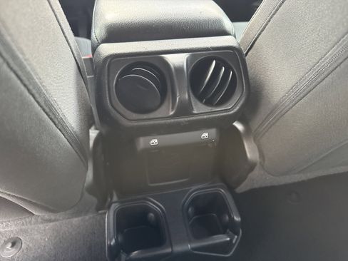 Used 2020 Jeep Wrangler Unlimited Sport S AWD/4WD image 13