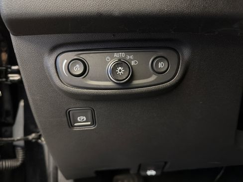 Used 2023 GMC Terrain AT4 image 15