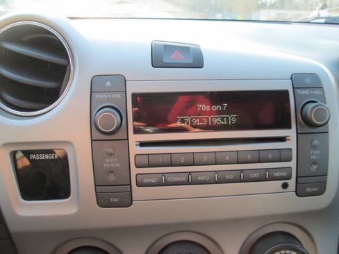 Used 2009 Pontiac Vibe image 33