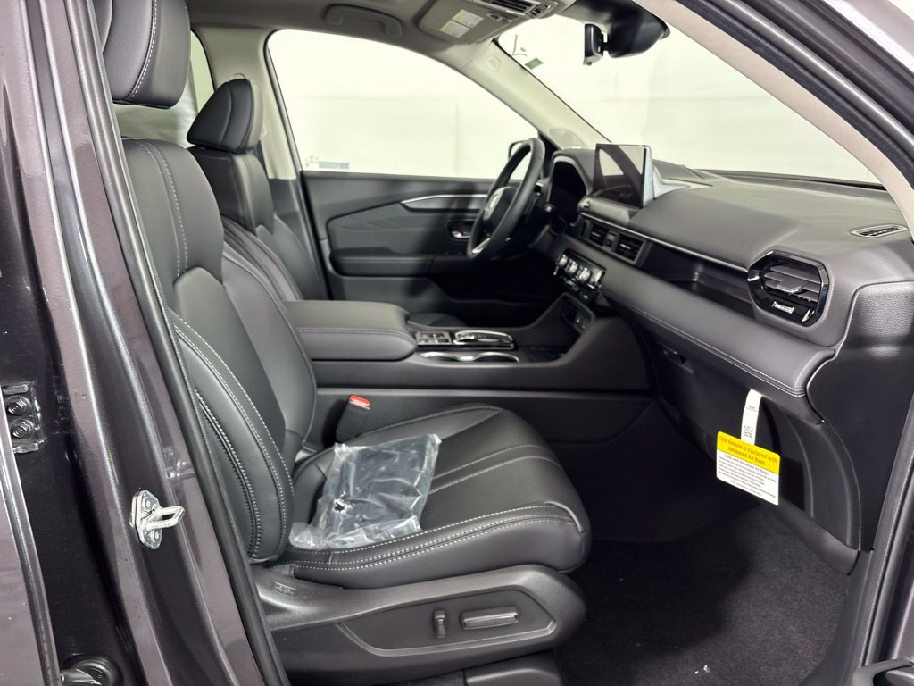 New 2026 Honda Pilot Touring image 8