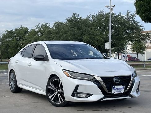 Used 2022 Nissan Sentra SR w/ SR Premium Package FWD image 2