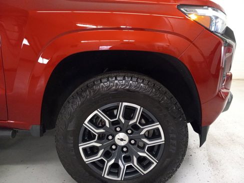 Used 2023 Chevrolet Colorado Z71 w/ Z71 Convenience Package 2 image 3