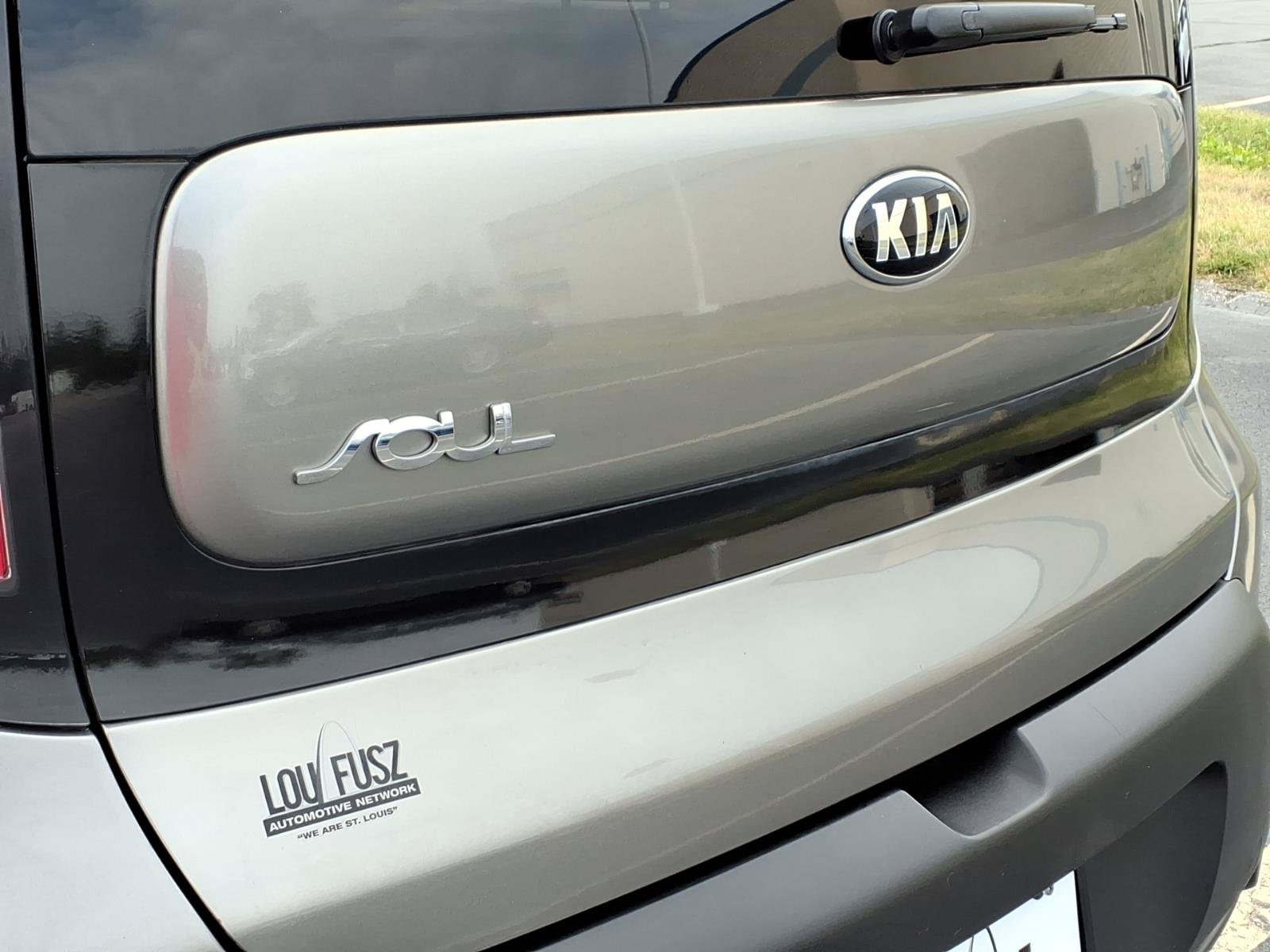 Used 2015 Kia Soul FWD image 32
