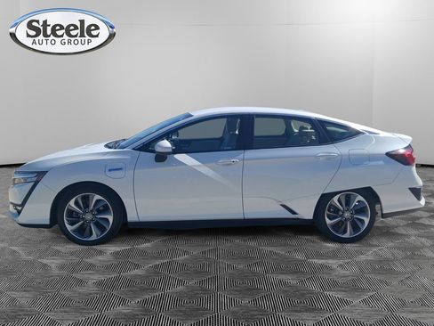 Used 2018 Honda Clarity Touring image 2