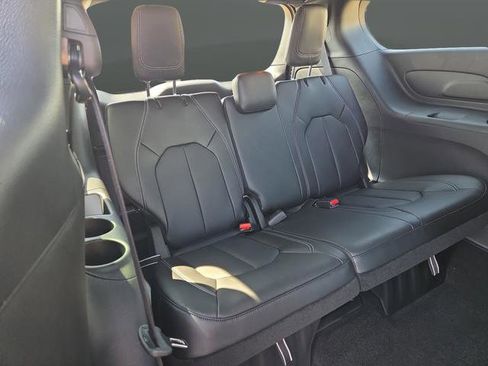 New 2026 Chrysler Pacifica Select image 32