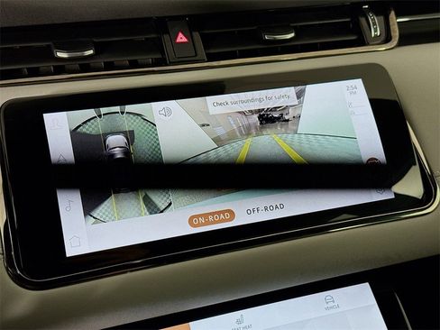 Used 2021 Land Rover Range Rover Evoque R-Dynamic SE image 15