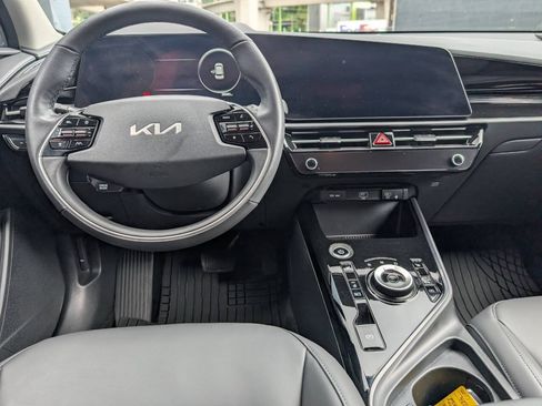 Used 2023 Kia Niro Wind w/ Wind Preserve Package FWD image 11