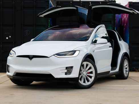 Used 2018 Tesla Model X P100D AWD/4WD image 4