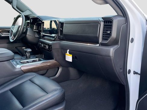Used 2025 Chevrolet Silverado 1500 RST w/ Convenience Package II RWD image 30