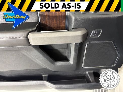 Used 2017 Ford F150 Platinum w/ Equipment Group 701A Luxury RWD image 19
