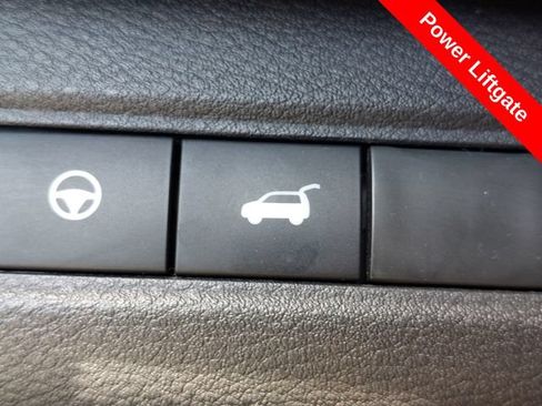 Used 2023 Nissan Pathfinder SL FWD image 17