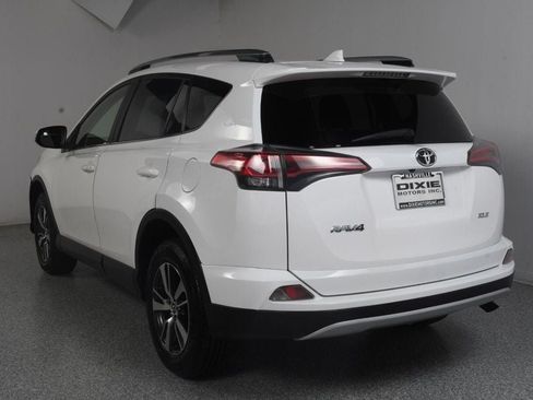 Used 2017 Toyota RAV4 XLE FWD image 9