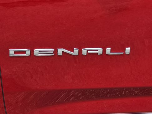 New 2026 GMC Yukon Denali w/ Denali Reserve Package AWD/4WD image 10
