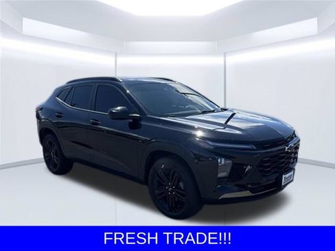Used 2024 Chevrolet Trax ACTIV w/ Driver Confidence Package FWD image 1
