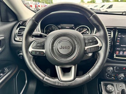 Used 2019 Jeep Compass Limited AWD/4WD image 13