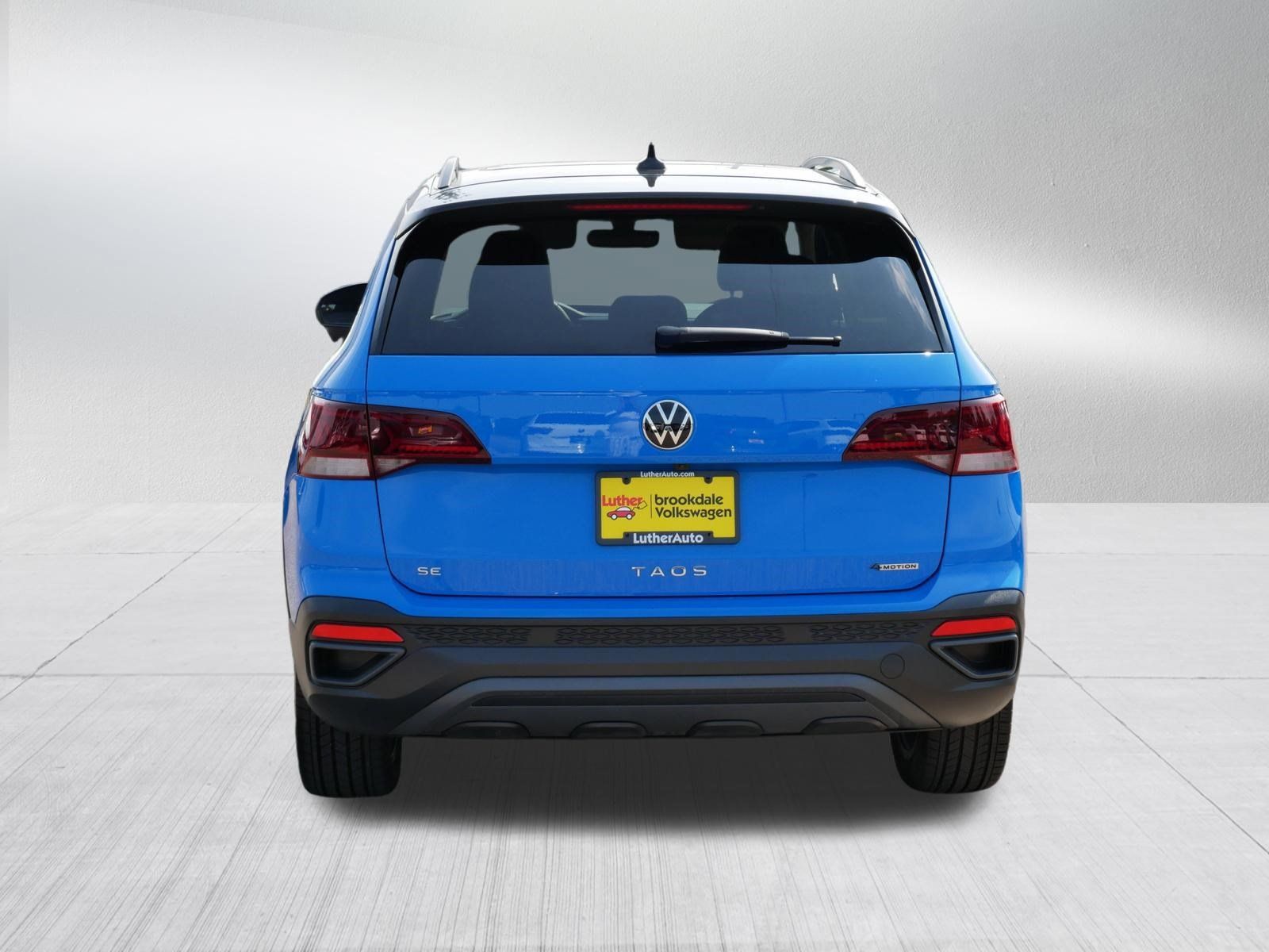 Certified 2024 Volkswagen Taos SE AWD/4WD image 6