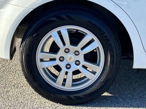 Used 2012 Chevrolet Sonic LS image 7