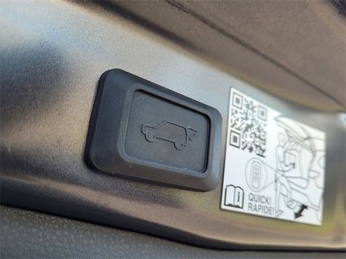 Used 2025 Toyota RAV4 Limited image 29