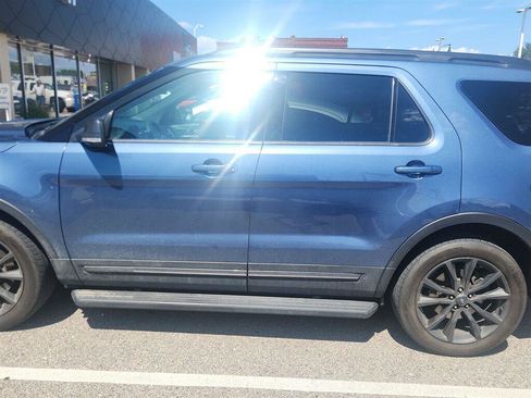 Used 2018 Ford Explorer XLT w/ Equipment Group 202A AWD/4WD image 7
