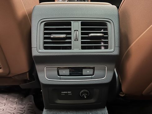 Used 2023 Audi Q5 e Premium Plus w/ Premium Plus Package image 16