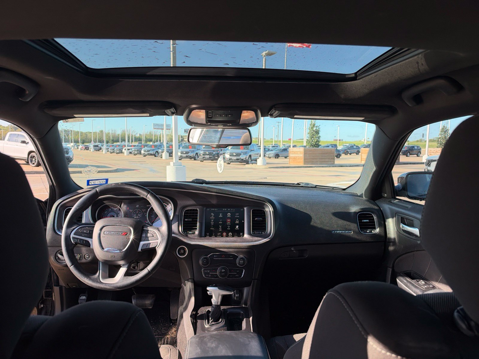 Used 2015 Dodge Charger SXT RWD image 24