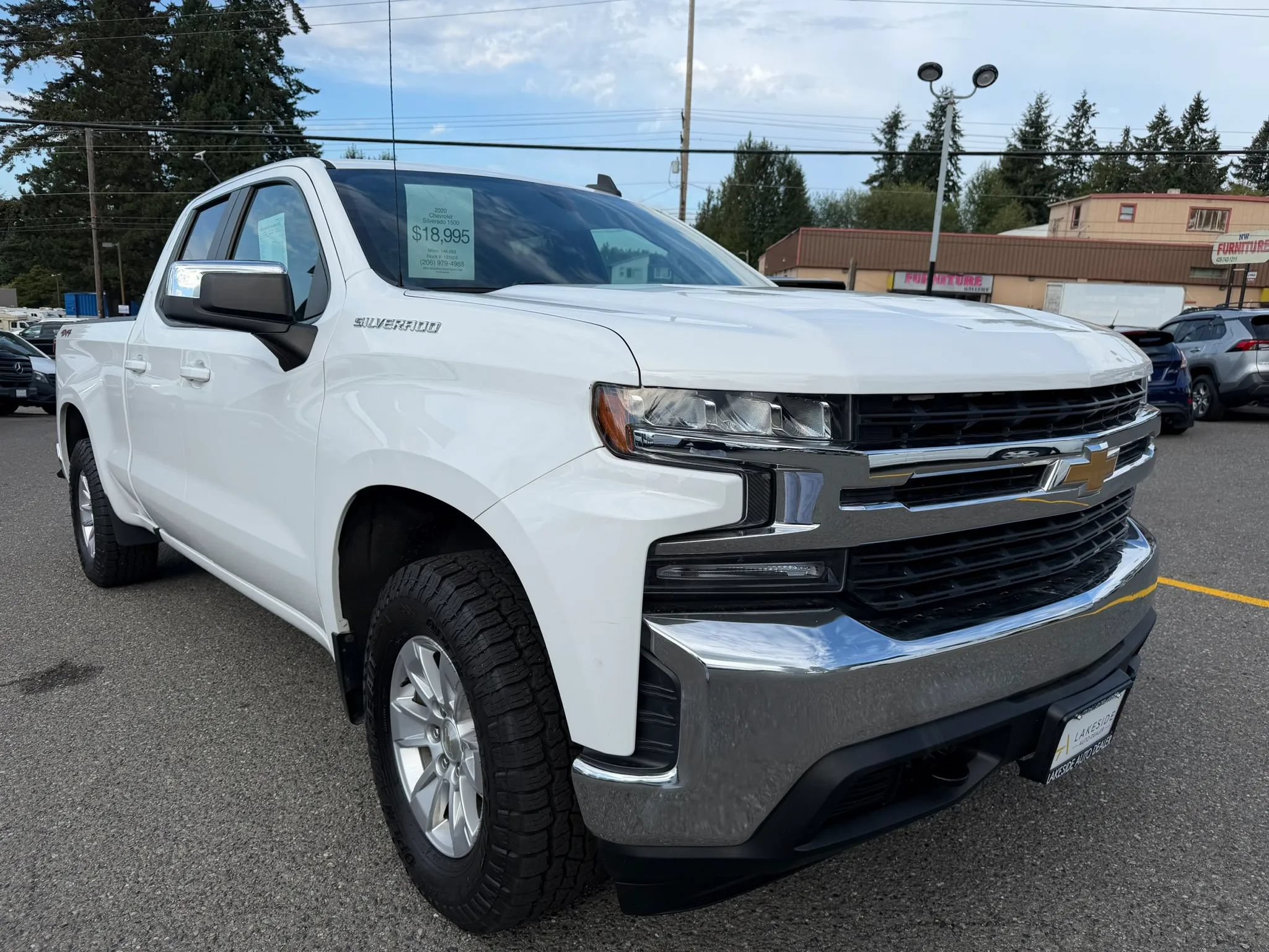 Used 2020 Chevrolet Silverado 1500 LT w/ Bed Protection Package AWD/4WD image 3