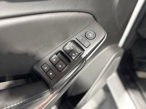 Used 2019 GMC Yukon SLE w/ HD Trailering Package image 19