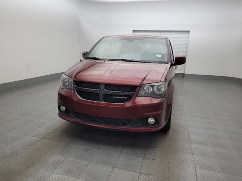 Used 2019 Dodge Grand Caravan SXT w/ Blacktop Package FWD image 15