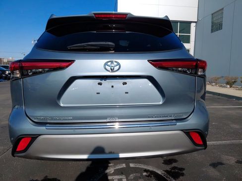 Used 2020 Toyota Highlander Platinum image 7