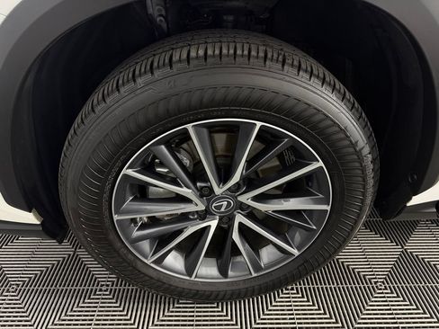 Used 2025 Lexus NX 250 FWD image 12