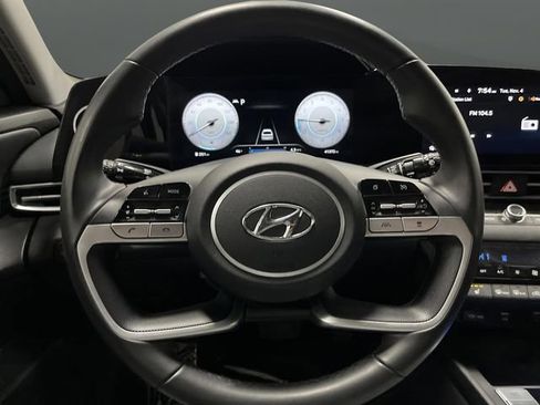 Used 2021 Hyundai Elantra Limited image 17