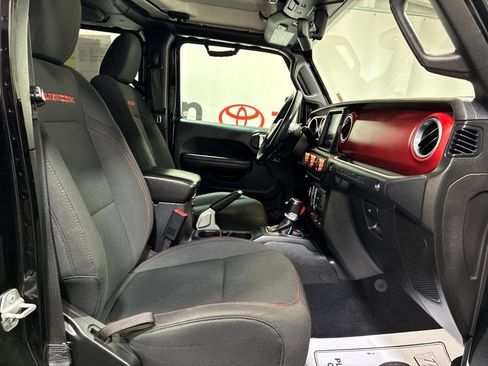 Used 2018 Jeep Wrangler Unlimited Rubicon AWD/4WD image 9