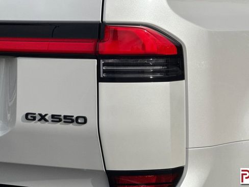 Used 2025 Lexus GX 550 image 35
