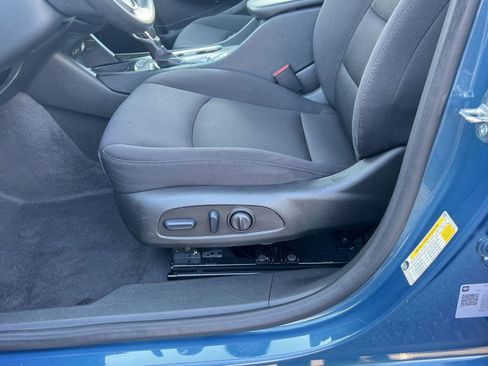 Used 2024 Chevrolet Malibu LT FWD image 13