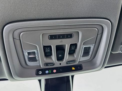 Used 2020 GMC Sierra 3500 Denali w/ Denali Ultimate Package AWD/4WD image 16