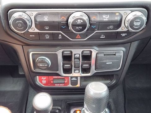 Used 2022 Jeep Gladiator Mojave w/ Trailer Tow Package AWD/4WD image 19