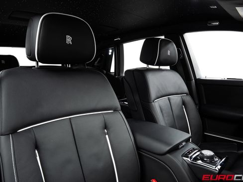 Used 2022 Rolls-Royce Phantom Sedan RWD image 40
