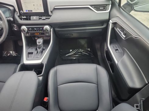 Used 2023 Toyota RAV4 XLE Premium image 13