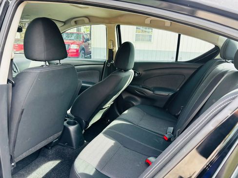 Used 2016 Nissan Versa SL image 6
