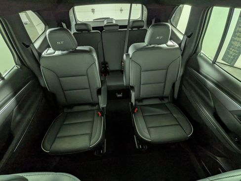 Certified 2025 Buick Enclave Sport Touring image 35