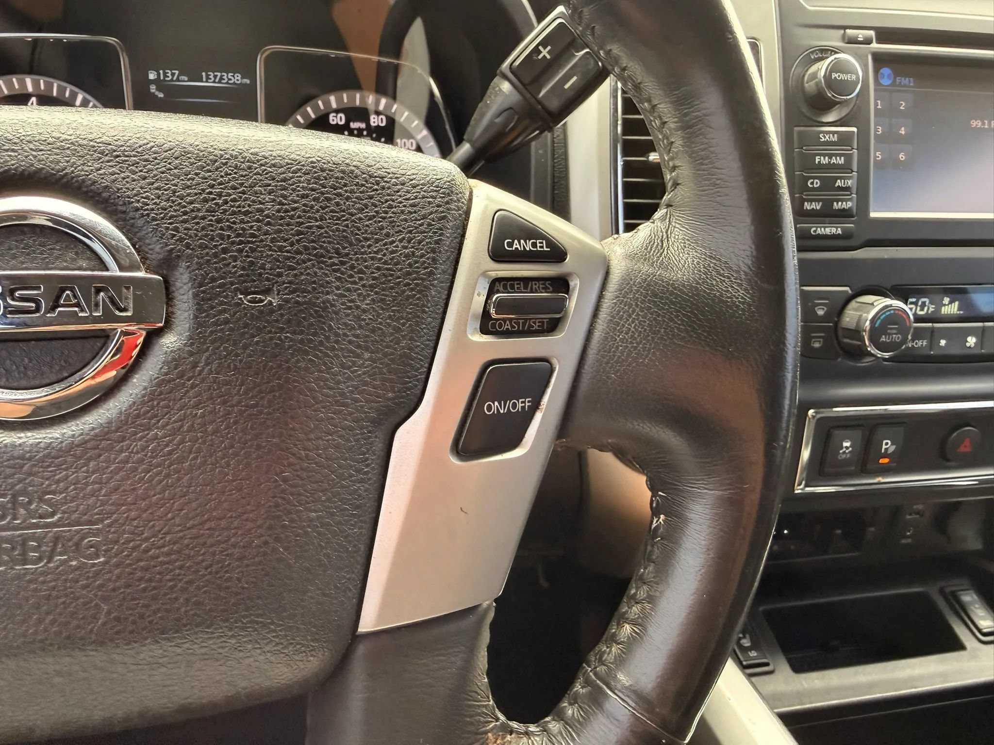Used 2017 Nissan Titan SL w/ SL Towing Convenience Package RWD image 20