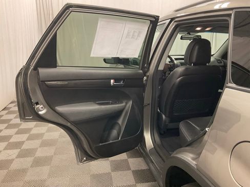 Used 2013 Kia Sorento EX AWD/4WD image 24