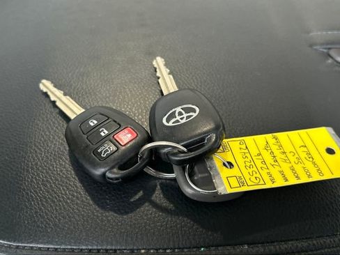 Used 2016 Toyota Highlander Plus image 31