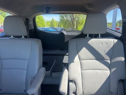 Used 2019 Honda Pilot Touring image 18