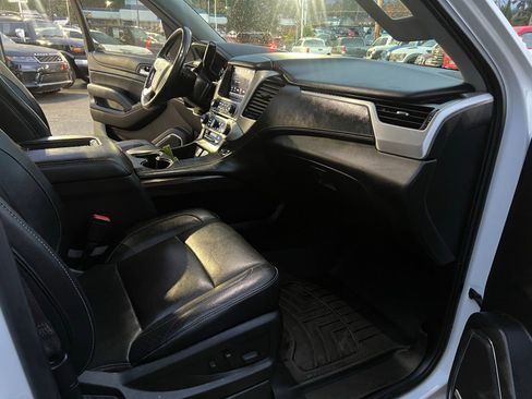 Used 2017 GMC Yukon SLT image 29